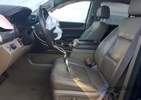 2019 Chevrolet Suburban C1500 Lt z USA, uszkodzony, nr VIN 1GNSCHKC9KR195415